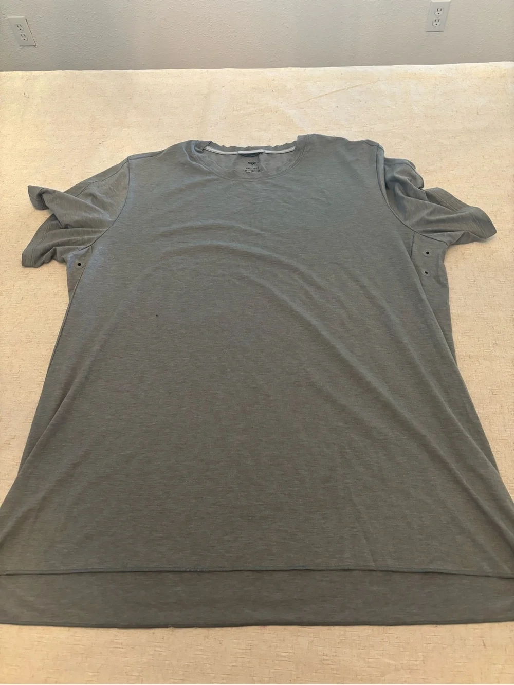 Nike Yoga Men's Short Sleeve Crew Tee - Gray